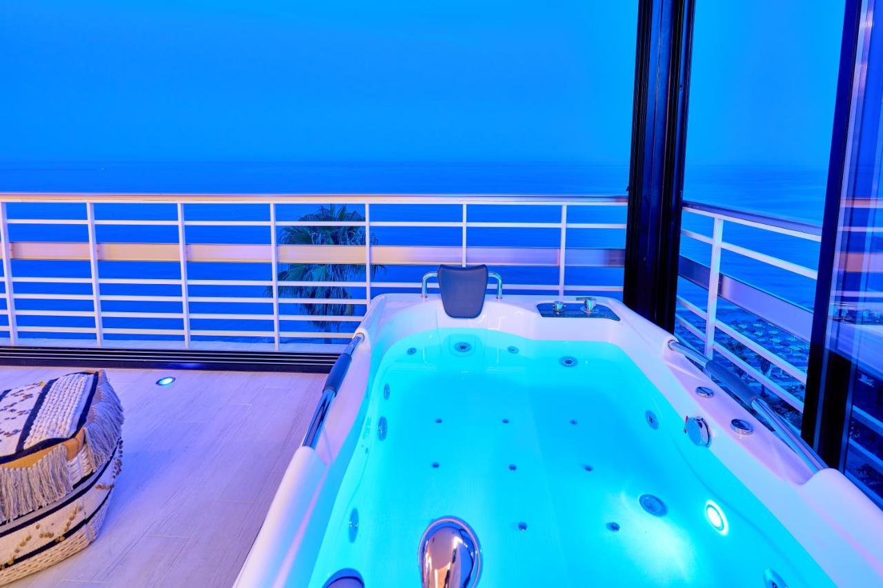 Savanna Beach. Amazing Apartment With Jacuzzi トレモリノス エクステリア 写真